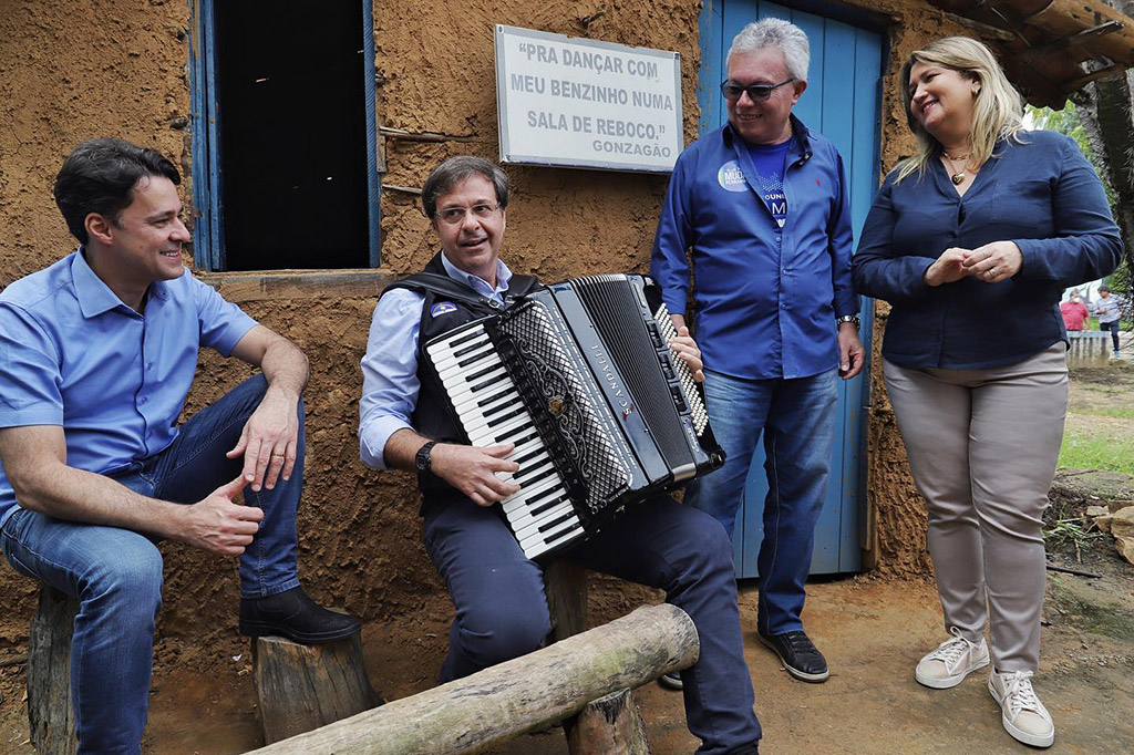 Liberais durante visita a cidade de Exu