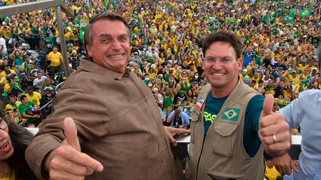 Presidente Jair Bolsonaro e João Roma