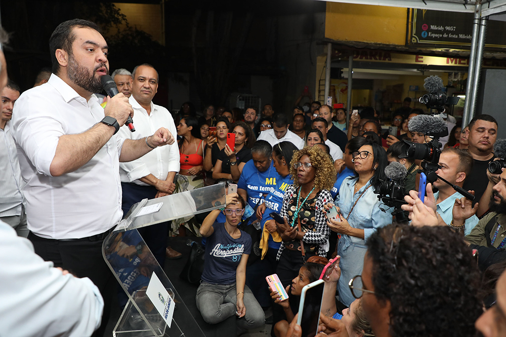 A revitalização dos condomínios garante a valorização dos imóveis e dá dignidade para milhares de famílias - disse o governador. (Foto: Ernesto Carriço)