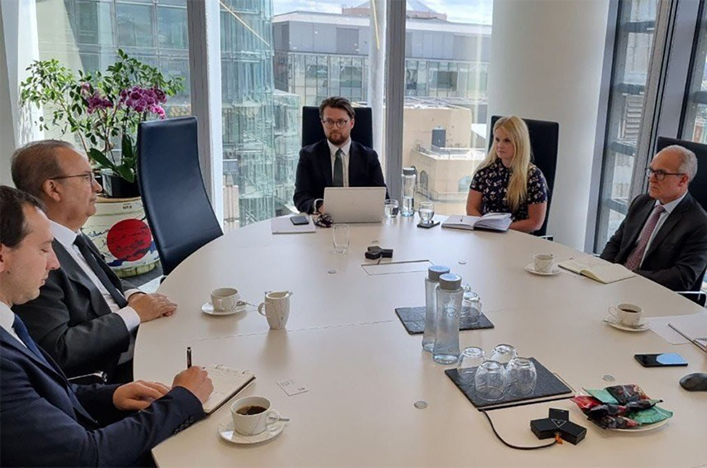 Senador Jorginho Mello em reunião com a seguradora Tokio Marine Kiln