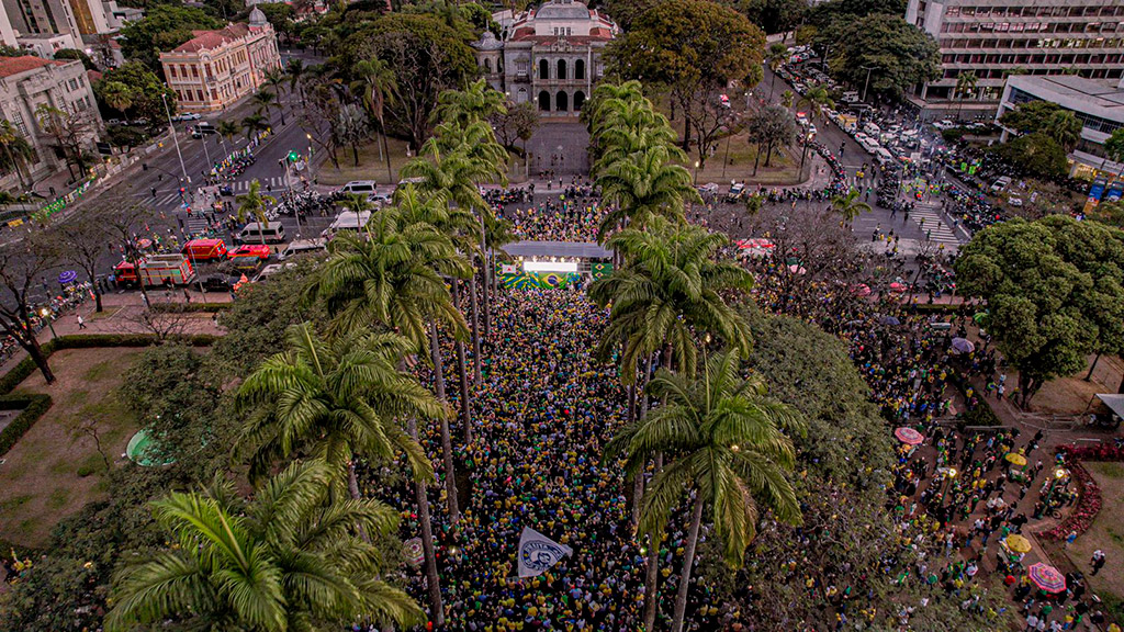 Bolsonaro faz o maior comício de campanha em Belo Horizonte (MG)