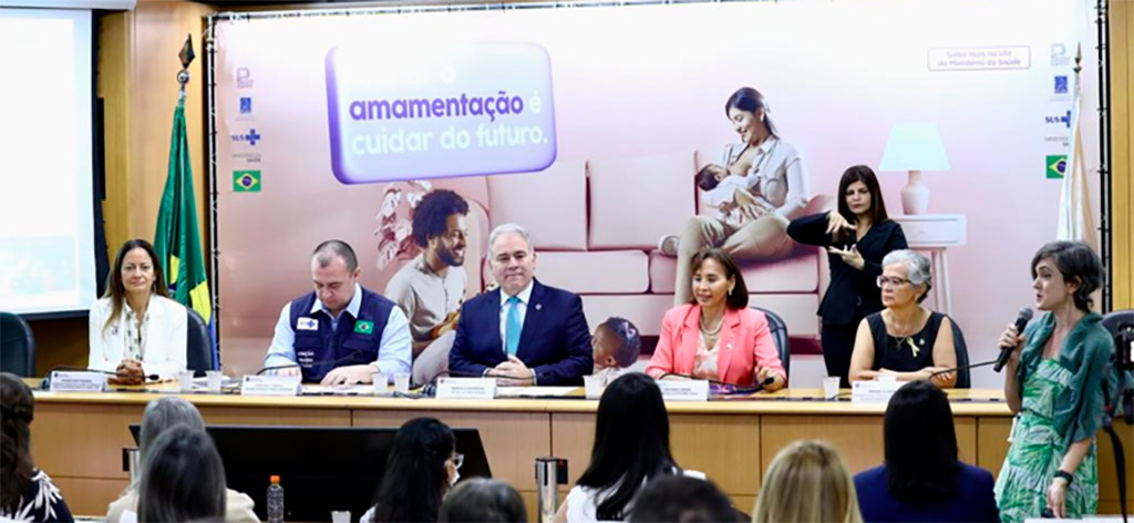 Amamentação reduz o risco de desenvolvimento do câncer de útero e câncer de mama