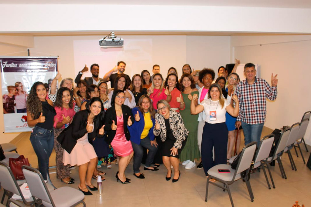 Presidente do PL Mulher do Tocantins, Nilmar Ruiz a participantes do encontro