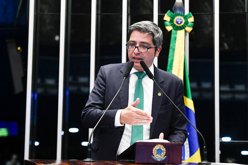 Senador Carlos Portinho (PL-RJ)