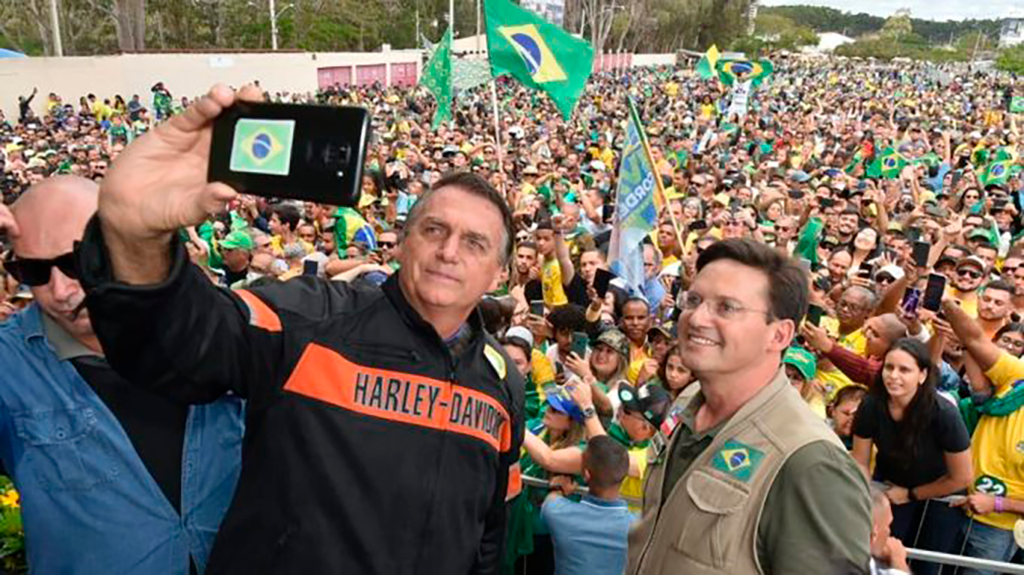 João Roma (PL-BA) e o presidente Bolsonaro (PL) foto: Max Haack