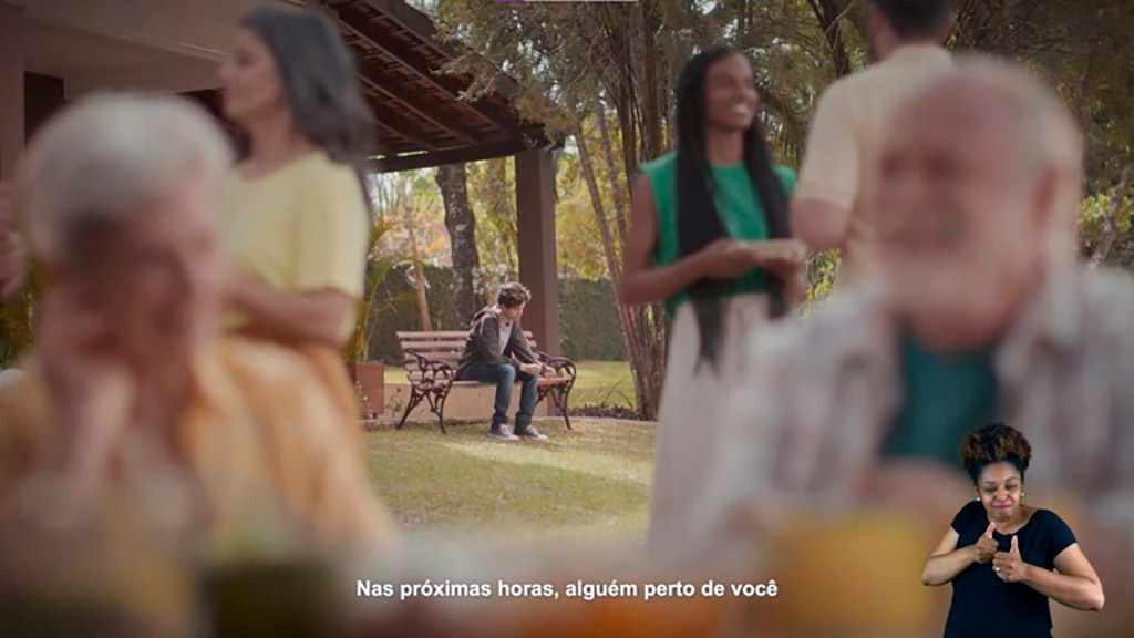 Ajuda profissional, serviços de atendimento e capacitações virtuais estão disponíveis para a sociedade brasileira