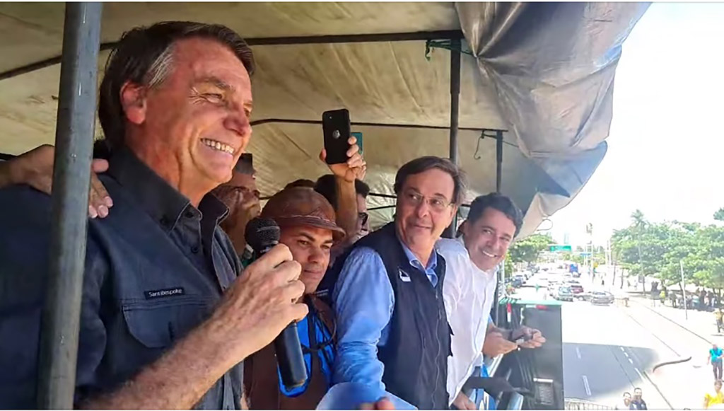 Jair Bolsonaro destaca redução no valor médio da cesta básica em setembro