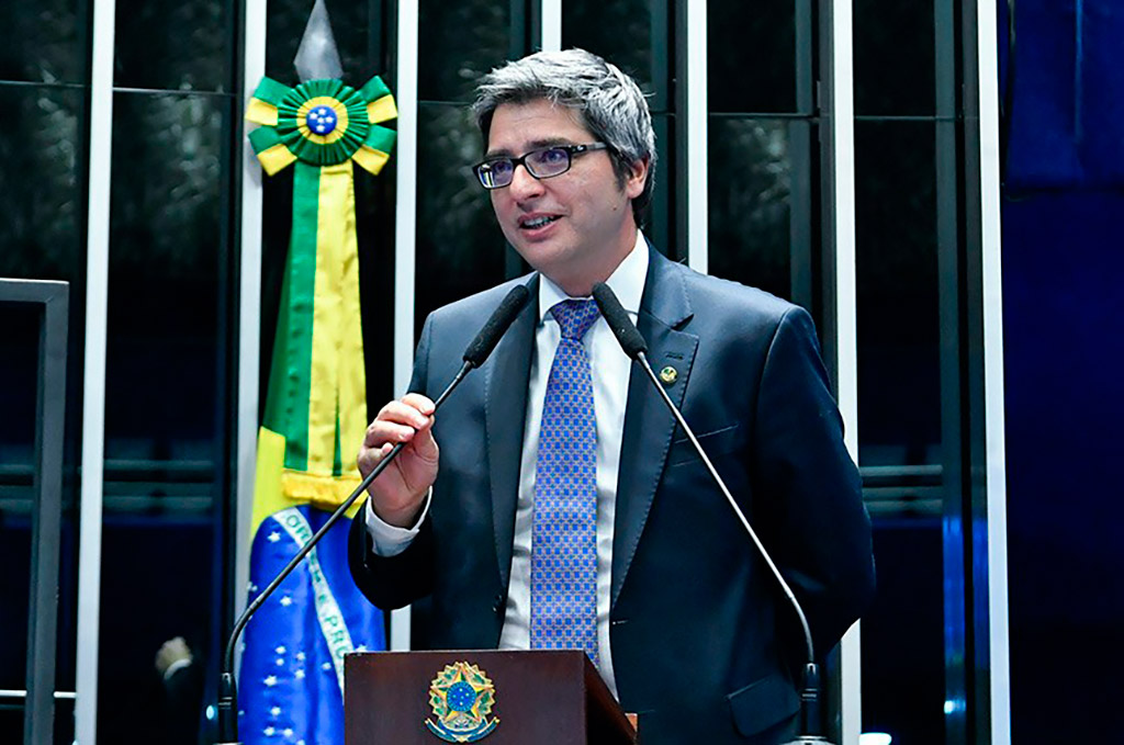 Senador Carlos Portinho (PL-RJ)