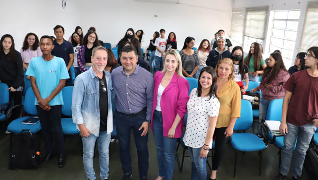 Liberais acompanham alunos na preparação do Enem