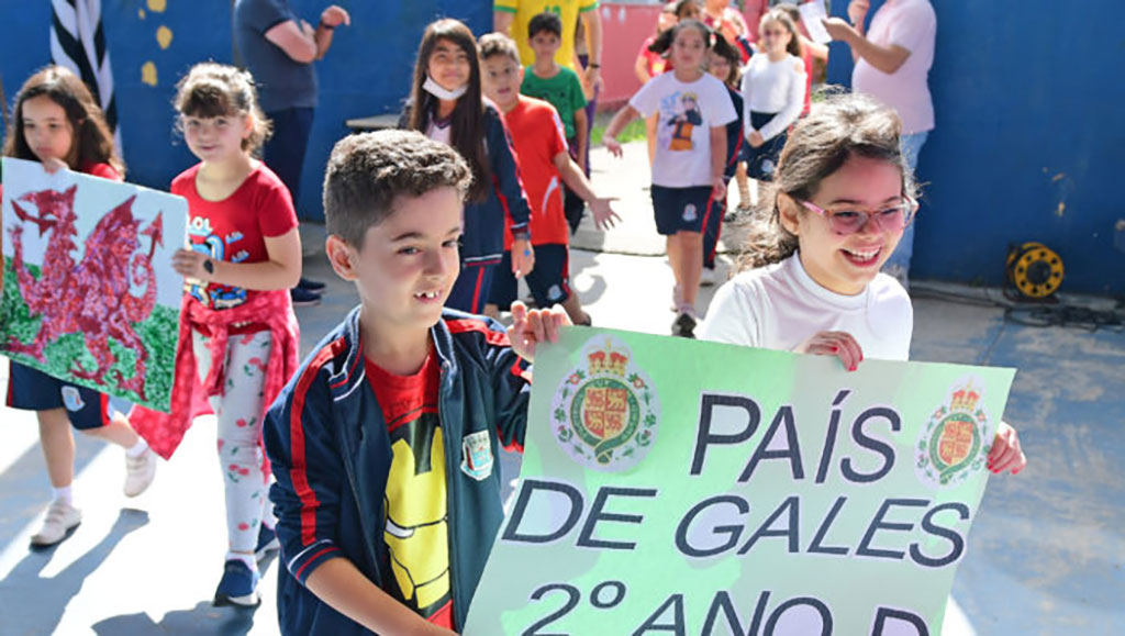 Rodrigo Ashiuchi acompanhou cerimônia de abertura do projeto interdisciplinar ‘Copa do Mundo AMF’, que reúne mais de mil alunos