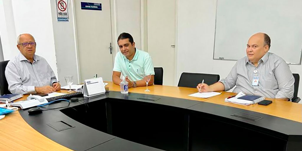 Deputado Fernando Rodolfo durante reunião