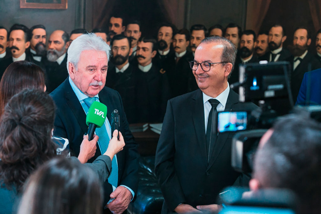 Presidente da Assembleia Legislativa, deputado Moacir Sopelsa, e o governador eleito de SC, Jorginho Mello (FOTO: Bruno Collaço / AGÊNCIA AL )