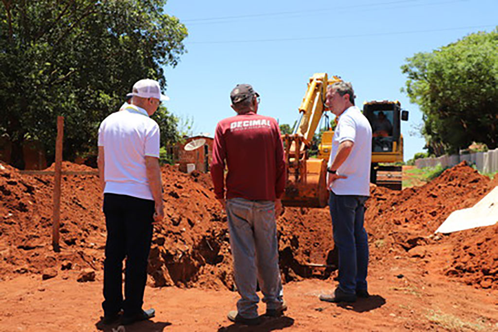Prefeito liberal de Nova Andradina vistoria obras de infraestrutura