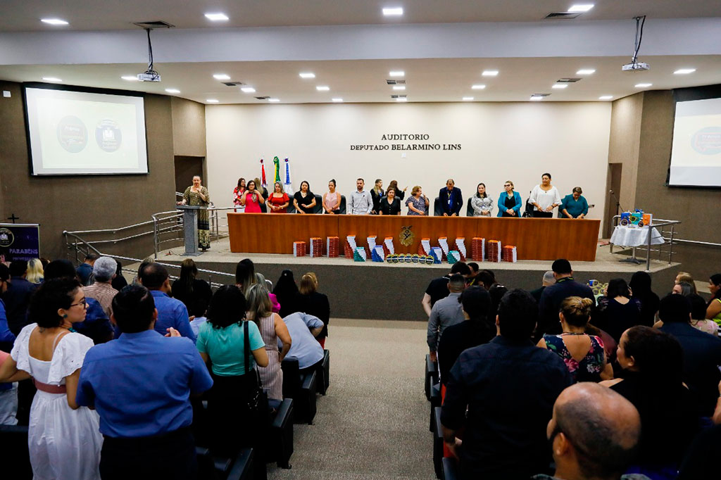 Prêmios Professor Inovador e Gestão Inovadora são entregues na Assembleia Legislativa