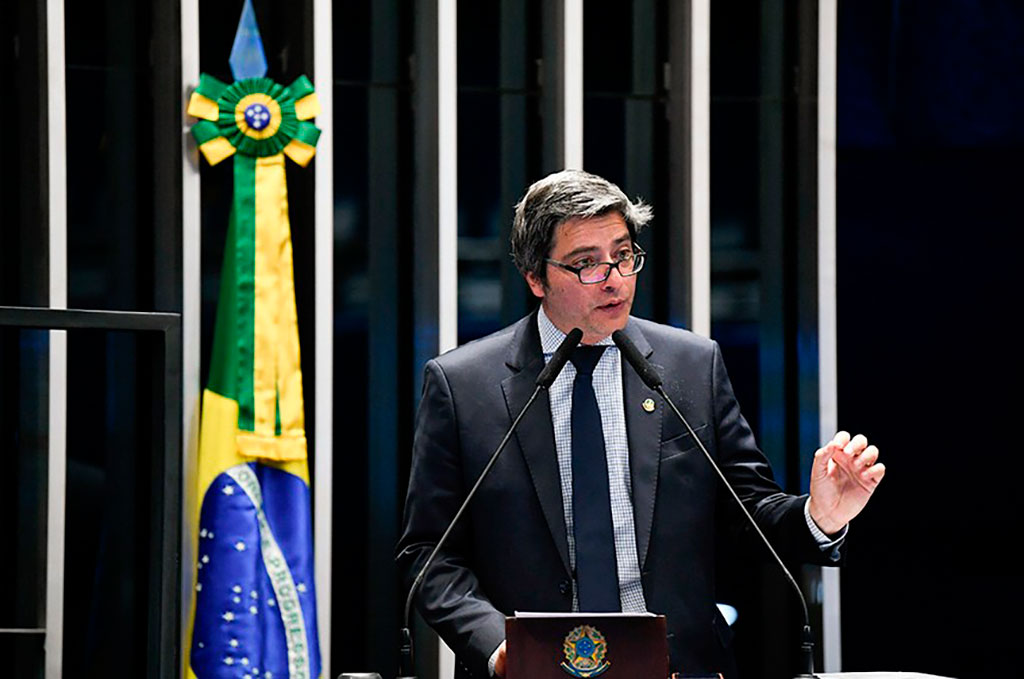 Senador Carlos Portinho (PL-RJ)
