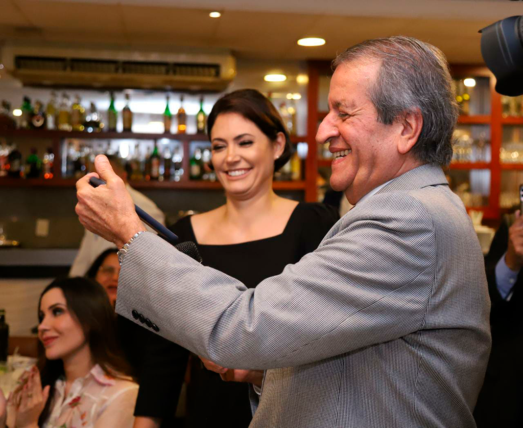 Valdemar e Michelle conversam por telefone com o Ex-Presidente Jair Bolsonaro