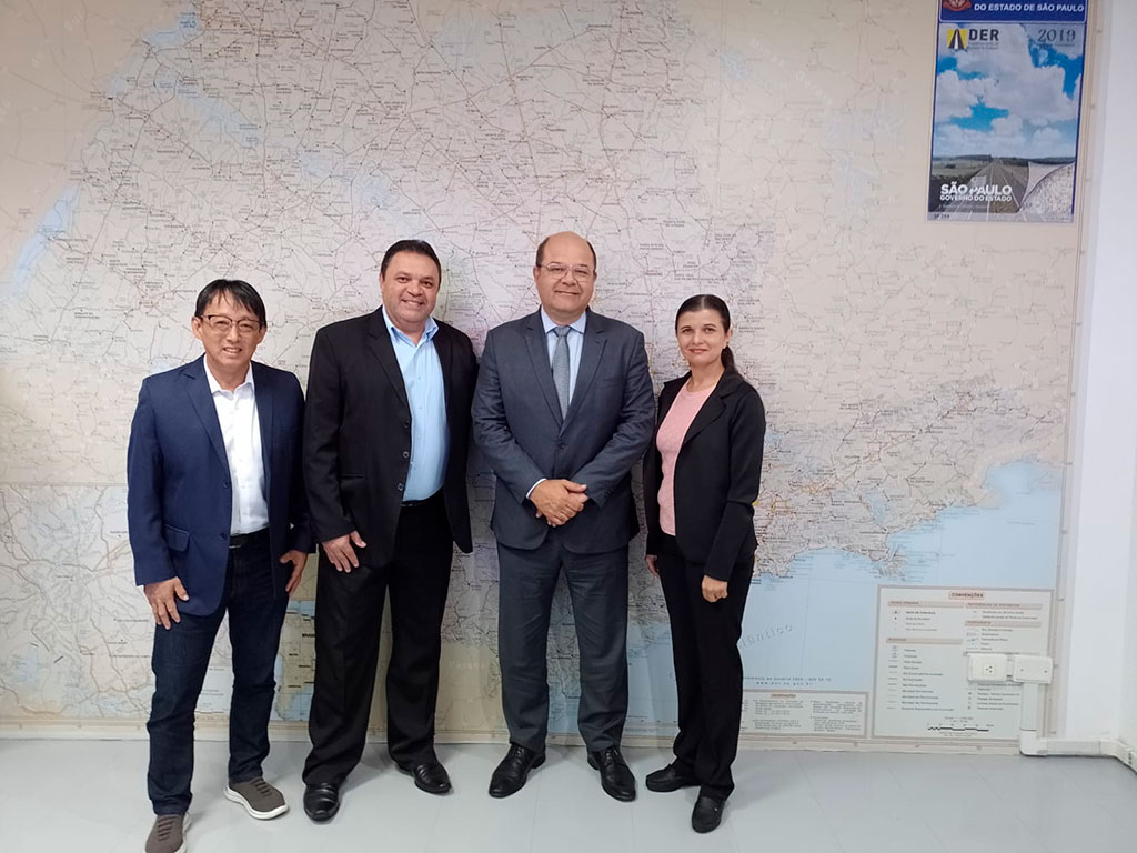 Marcos Damasio leva demanda de Suzano ao DER