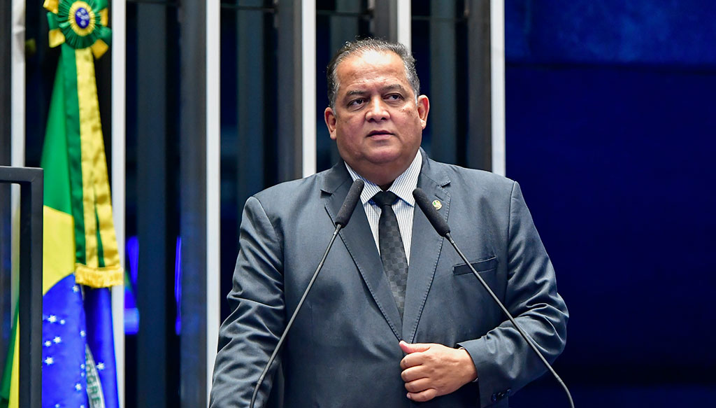 Senador Eduardo Gomes (PL-TO)