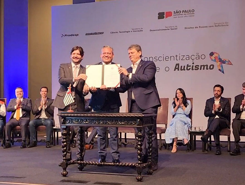Deputado André do Prado acompanha lançamento de plano que amplia serviços de atendimento ao Autismo no Estado