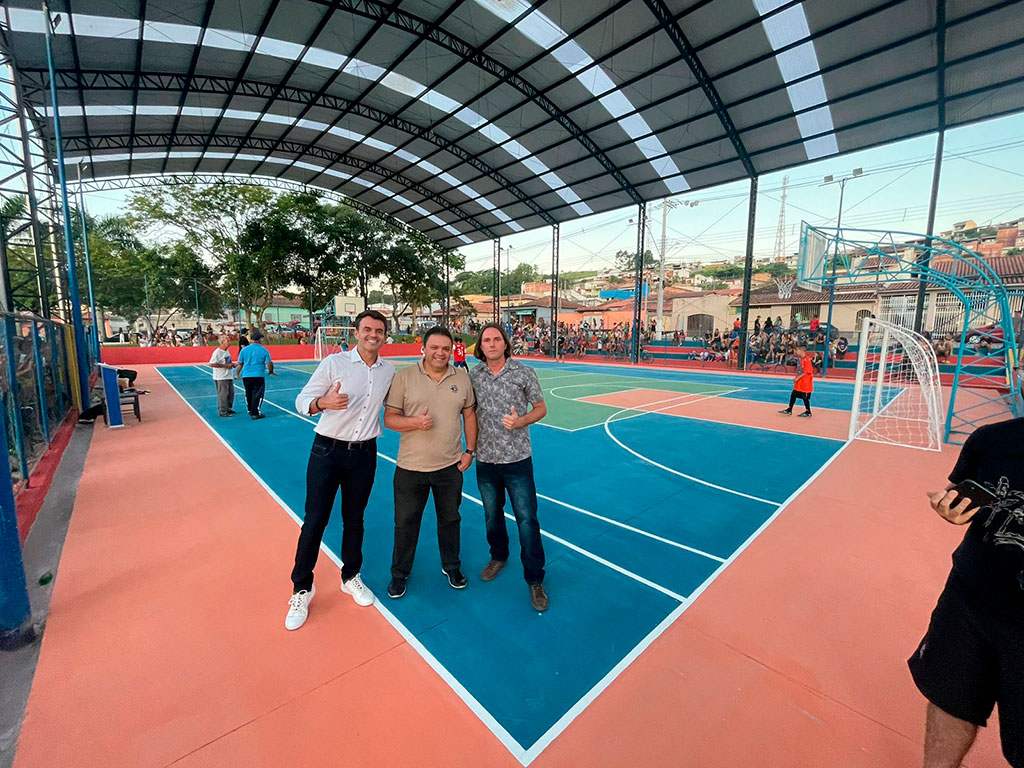 Damasio foi recebido prefeito Thales (à esq) e pelo vereador Leprechal