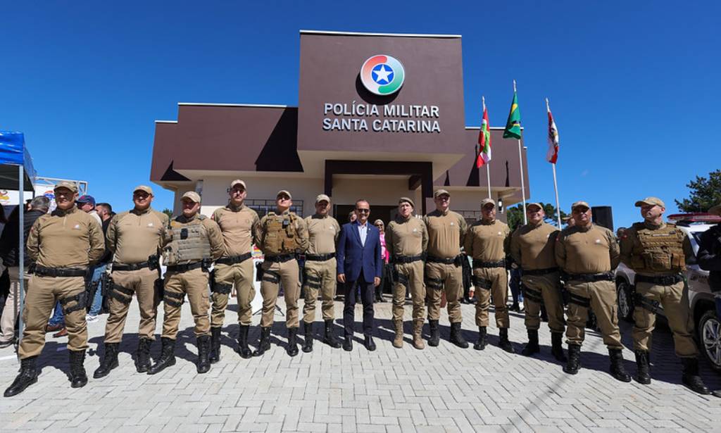 Jorginho Mello inaugura quartel da Polícia Militar em Bocaina do Sul