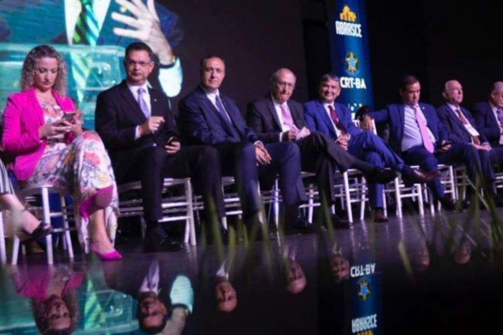 Sóstenes Cavalcante representou o presidente da Câmara no evento