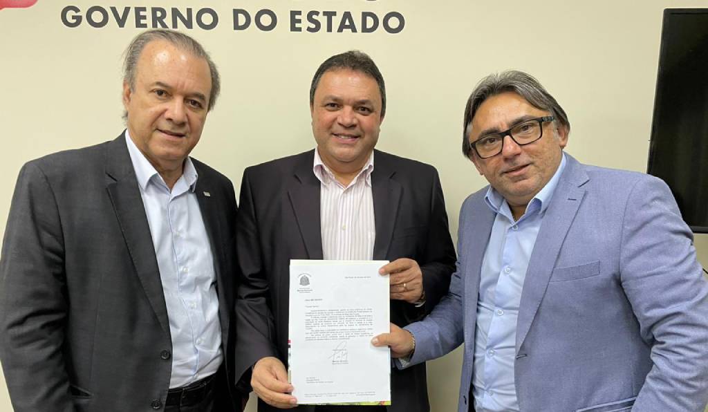 Secretário de Estado da Saúde, Eleuses Paiva, dep. Marcos Damasio e o vereador Francimário Vieira