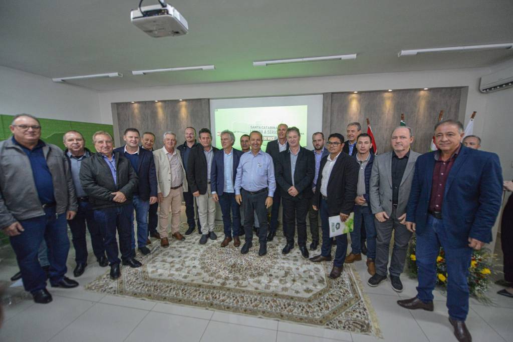 Jorginho Mello faz durante reuniões com prefeitos