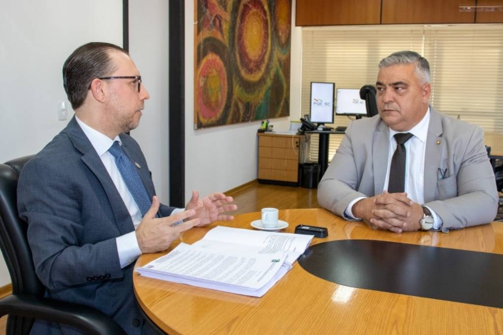 Procurador-geral do Estado, Márcio Vicari, e deputado Sargento Lima