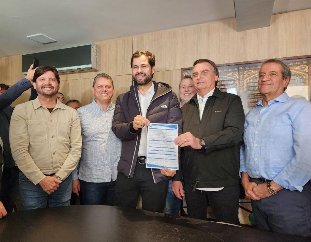 Presidente Valdemar, Bolsonaro, André do Prado e lideranças em evento do PL em Jundiaí (Foto divulgação)