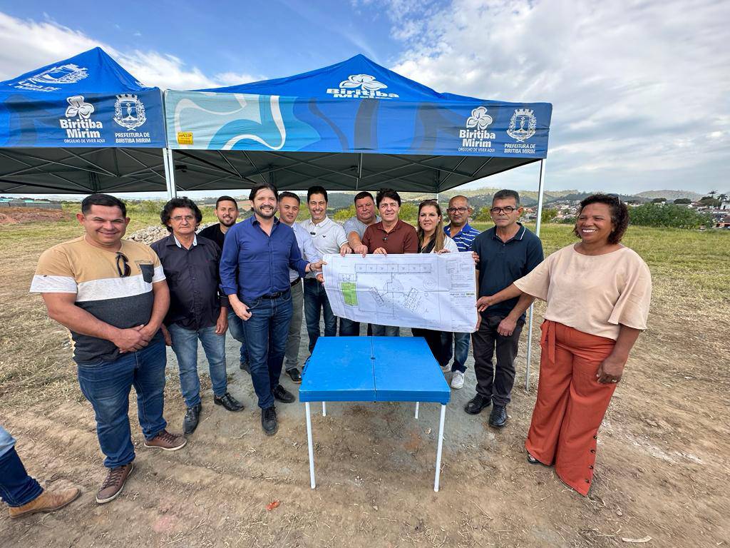 Deputados André do Prado e Marcio Alvino participam de assinatura de ordem de serviço para construção de escola em Biritiba Mirim