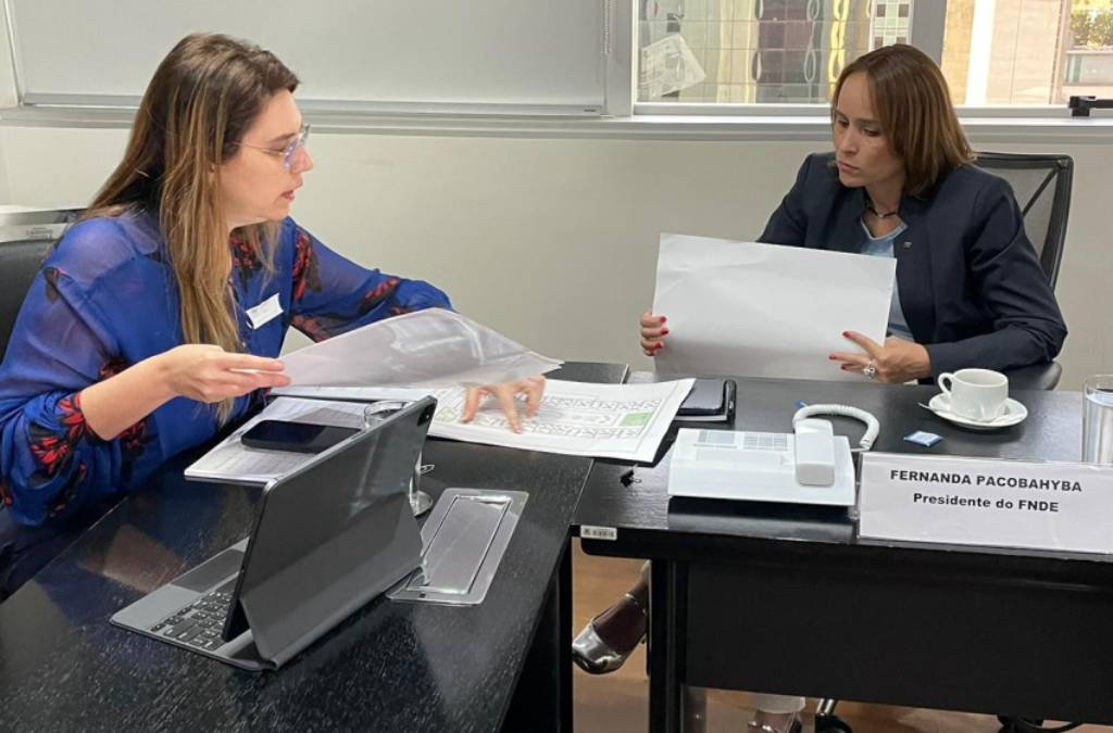 Secretária Jó Pereira e presidente do FNDE, Fernanda Pacobahyba. Foto: Cortesia