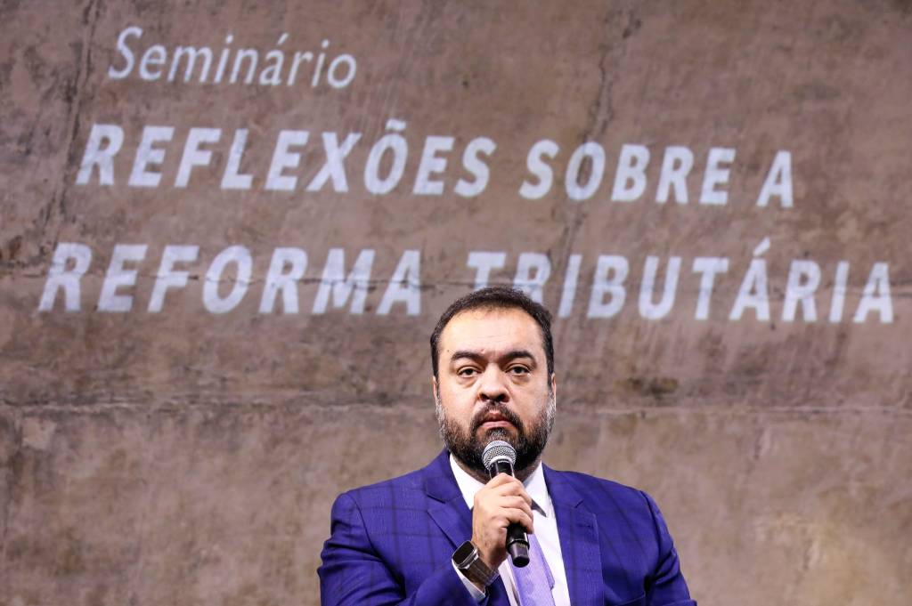 Governador Cláudio Castro defende reflexão mais profunda sobre o pacto federativo e a lei tributária, em seminário promovido pela Fundação Getúlio Vargas - Foto: (Rafael Campos)
