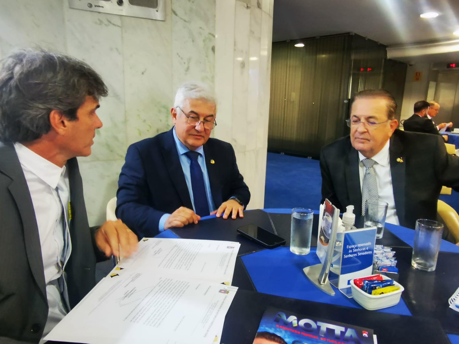 O vereador Alexadre Scombatti, senador Marcos Pontes e o deputado Luiz Carlos Motta durante audiência em Brasília: trabalho tem impacto positivo no interior paulista - Foto: Paulo Nakayama