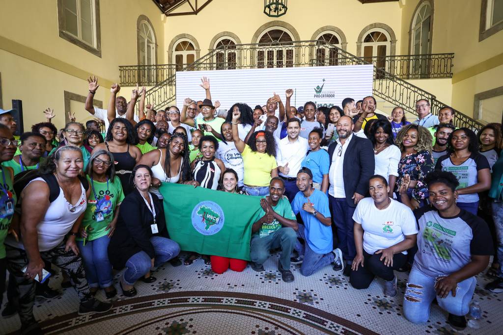 Governo do Rio adere ao programa federal de promoção dos direitos humanos e da valorização dos catadores de materiais recicláveis. (Aline Massuca)