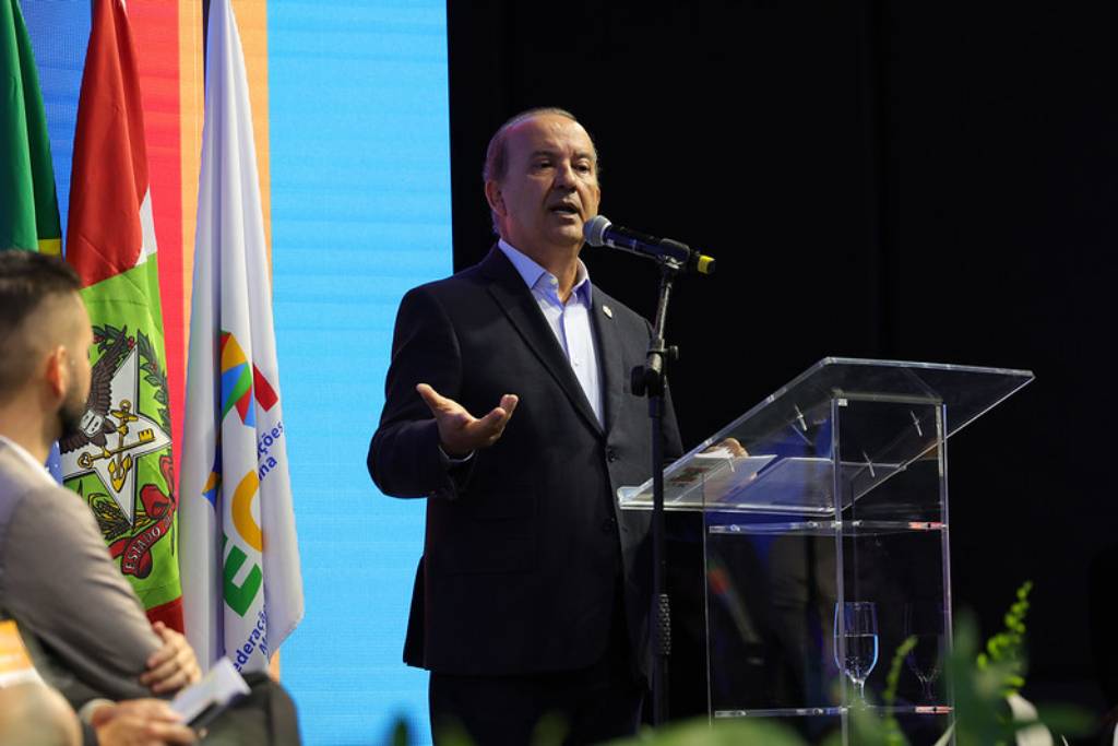 Governador Jorginho Mello reforça importância da parceria Estado e municípios no COMAC 2023 – Foto: Roberto Zacarias / Secom