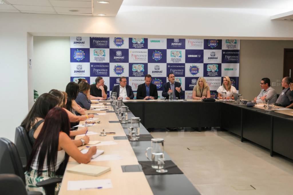 Foto: Lançamento dos materiais digitais aconteceu na Sala de Situação do Paço Municipal - Fotógrafo PMJ