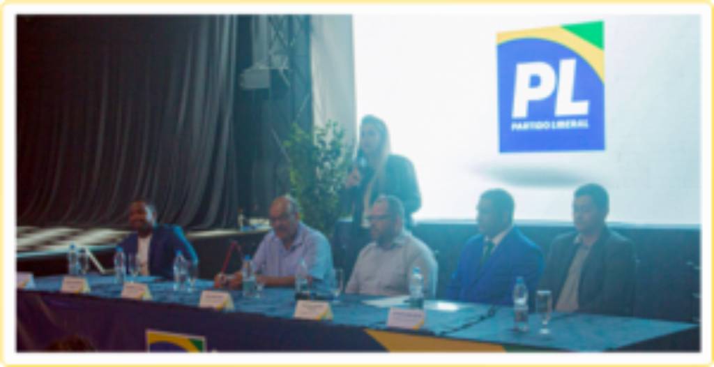 Em clima festivo, os novos dirigentes do PL de Louveira foram recepcionados por um público próximo de 200 pessoas e prestigiados por importantes lideranças políticas e partidárias do PL, entre elas: a presidente do PL Mulher de Jundiaí, vereadora Quézia; e o vice-presidente do PL Jovem de Jundiaí, Gabriel Afonso - Foto: Divulgação / PL-SP