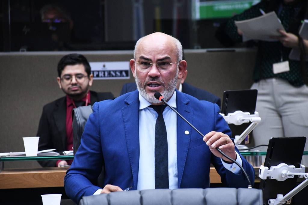 Deputado Cabo Maciel (PL-AM) solicita Lancha Blindada para combater assaltos a embarcações na Calha do Madeira - Foto: Paulo Ferraz