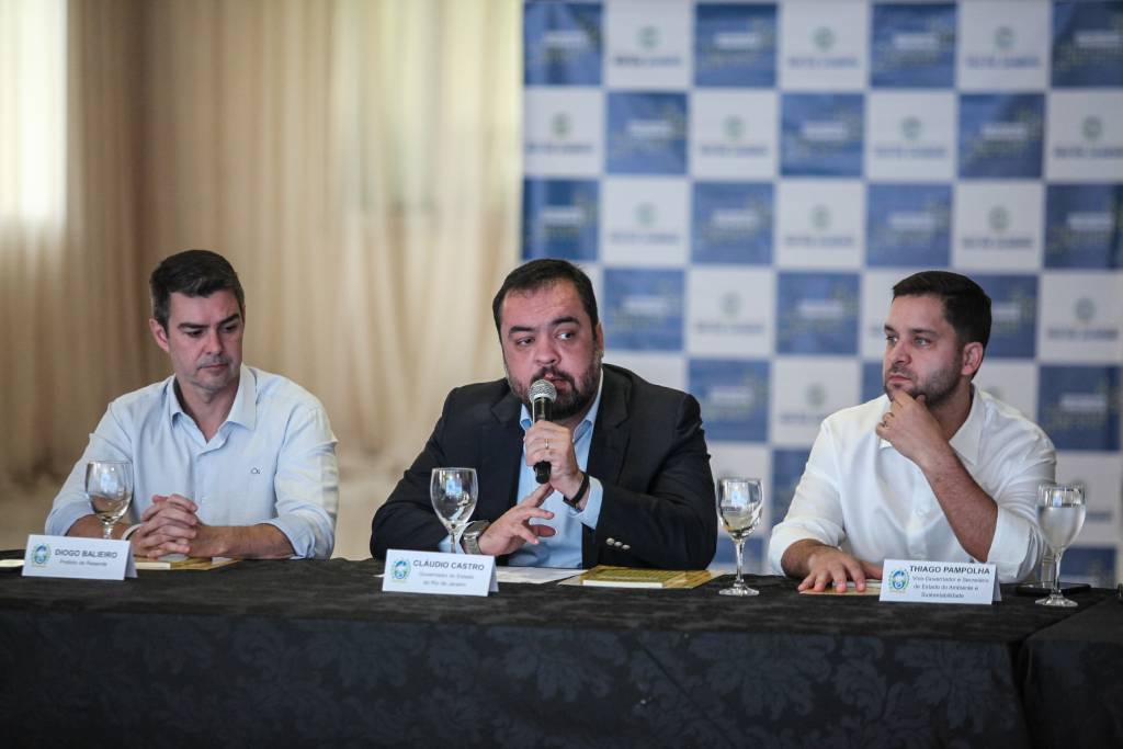 Em Resende, Cláudio Castro participa de Fórum de Prefeitos e assina Termo de Cooperação do Projeto Estradas Agro RJ. (Ernesto Carriço)