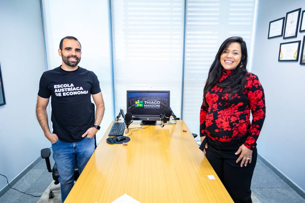 Deputado Thiago Manzoni (PL-DF) recebeu em seu gabinete a deputada Federal Priscila Costa (PL-CE) - Foto: Jeremias Alves