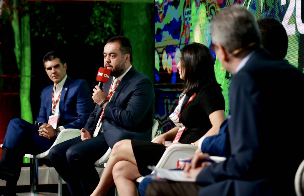 Governador Cláudio Castro(PL-RJ) destaca as potencialidades socioeconômicas e sustentáveis, durante evento CNN Talks: COP 28, em São Paulo - Foto:(Rogério Santana)