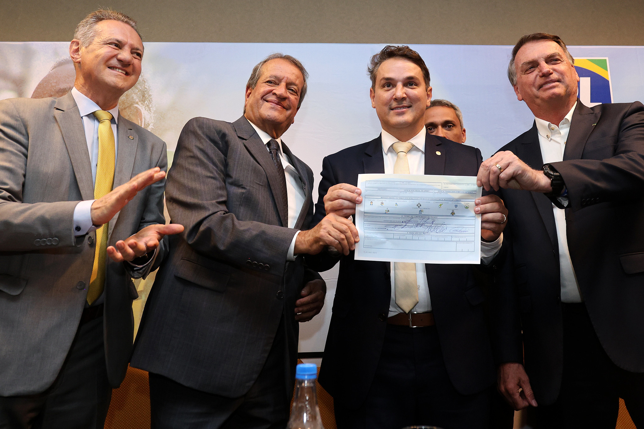 O presidente do PL gaúcho, deputado Giovani Cherini (PL-RS), Presidente do PL Nacional, Valdemar Costa Neto, O deputado federal do Rio Grande do Sul, Luciano Zucco (PL-RS) e o Presidente de Honra do PL, Jair Bolsonaro - Foto: Beto Barata/PL