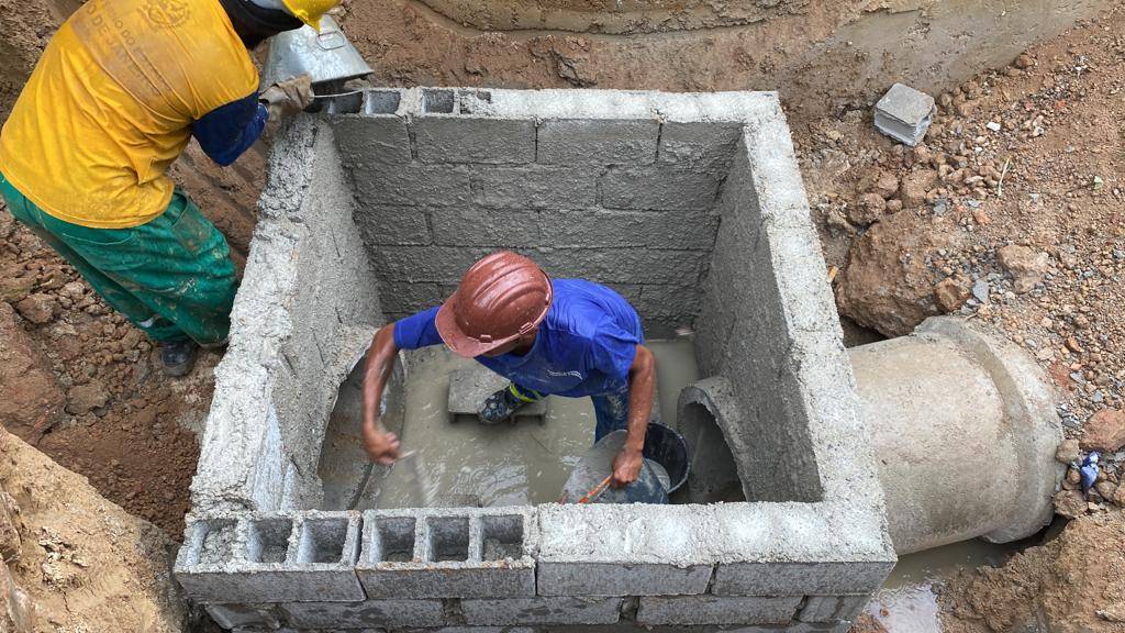 Quatro dos cinco setores de atividade econômica apresentaram saldos positivos de geração de postos de trabalho no ano passado: Serviços, Construção, Comércio e Indústria - Foto: (Divulgação Gov RJ)
