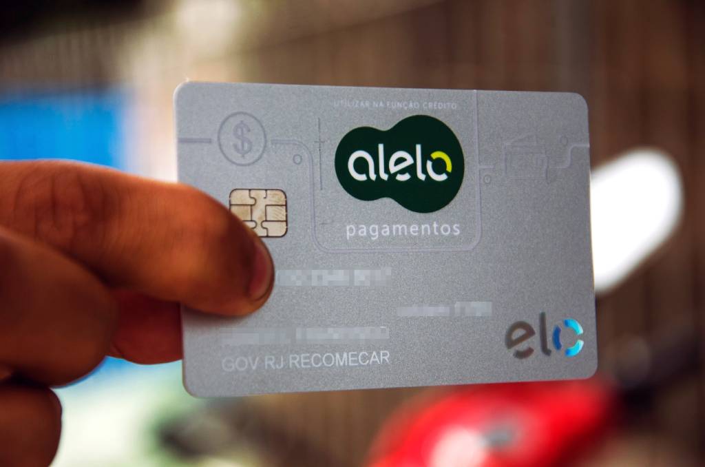O Cartão Recomeçar, programa da Secretaria de Estado de Desenvolvimento Social e Direitos Humanos, concede ao cidadão R$ 3 mil, em parcela única, para cobrir despesas com mobiliário residencial, eletrodomésticos e materiais de construção. Foto: (Divulgação SEDSODH)