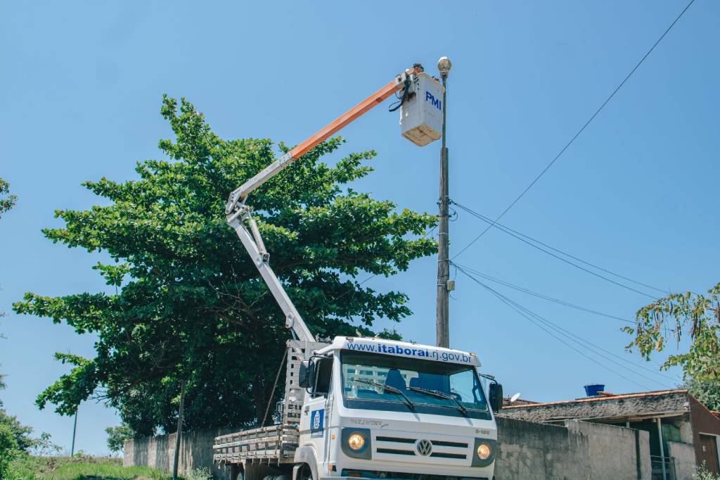 Prefeitura de Itaboraí realiza mais de 19 mil reparos de iluminação pública em 2023 - Foto: SECOM Itaboraí