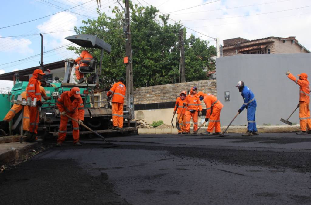 Obras de pavimentação são levadas para o bairro da Santa Amélia. Foto: Flávio Cordeiro