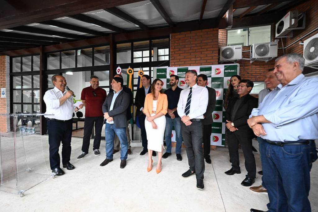 Governador anuncia R$ 6 milhões para Hospital de Itapema - Foto: Eduardo Valente/GOVSC