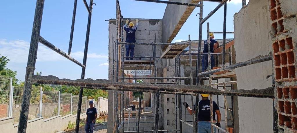 Obras das unidades nos bairros Almerinda e Jardim Bom Retiro seguem aceleradas