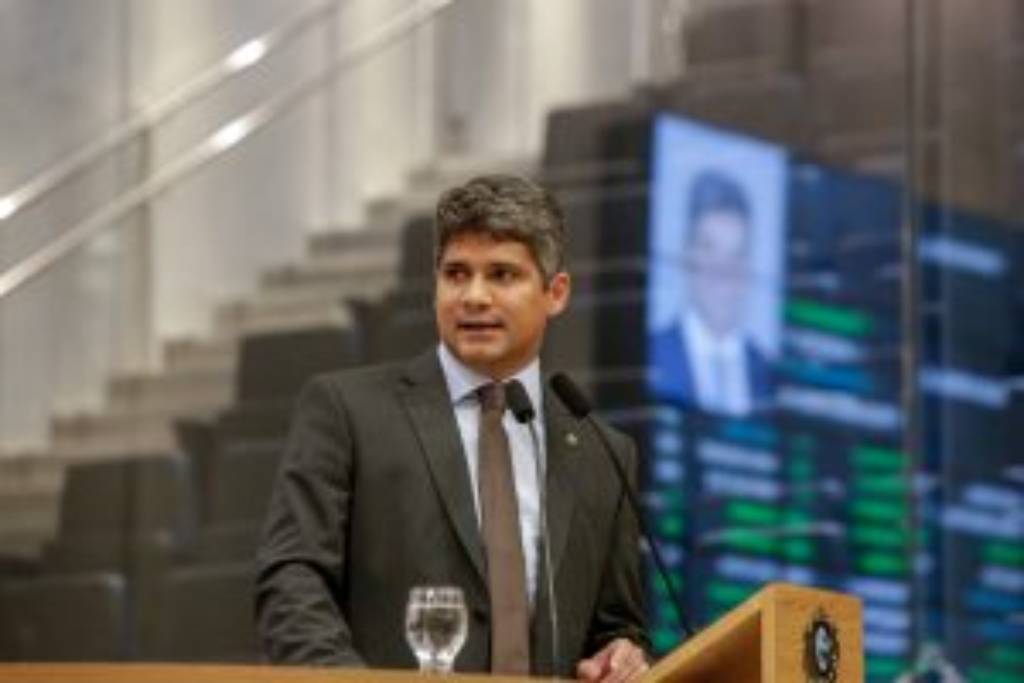 MOBILIDADE – Deputado Renato Antunes (PL-PE) comemorou a proposta da adoção do bilhete único de transporte - Foto: Giovanni Costa